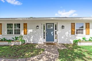 Ranch Home Gem 5BR Home Sleeps 12 with Game Room - Gulfport - 6