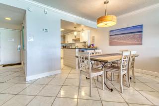 Beach House Condominiums A203 - Beachfront with Pool, WiFi, & Beach Service - Destin - 2