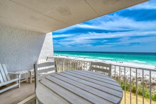 Beach House Condominiums A203 - Beachfront with Pool, WiFi, & Beach Service - Destin - 8