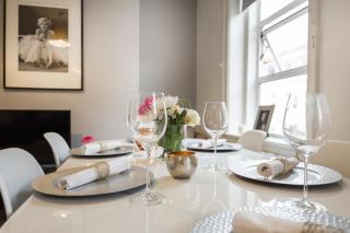 Picton 2BR Apartment - Prime Location & Comfort - 2