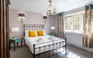 The Old School Rooms Beautiful Georgian apartment, sleeps 12 with Wifi and Parking, near Bath - 8