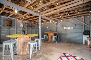 Whiskey Ginger - Wine Barn Fire Pit & More - Fredericksburg - 4