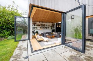 Cambridge Skylit Serenity: Family-Friendly Retreat - Cambridge - 0