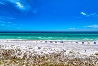 Beach House Condominiums A403 - Beachfront with Pool, WiFi, & Beach Service - Destin - 8