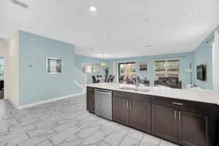 Luxurious Home in Davenport - Davenport - 2
