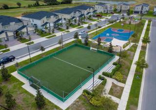 Mickey's Mansion, a Luxury, Themed-Home with Private Pool, Arcade and Theater as well as 3 Shared Waterslides, 3 Swimming Pools, 2 Children's Splash Pads, 2 Jacuzzis, Hammocks, Mini-Golf, Sand Volleyball, and MUCH More - Davenport - 3