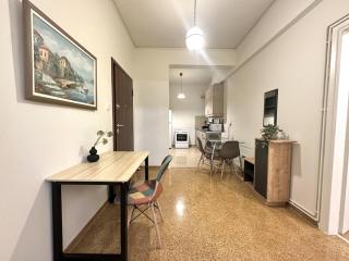 Stylish Downtown Apartment - Athen - 2
