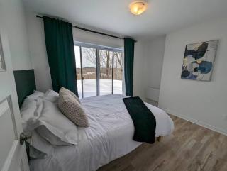 La Vue - Mountain Top Cottage - Notre-Dame-de-la-Salette - 2