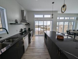 La Vue - Mountain Top Cottage - 1