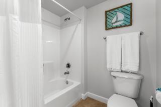 Stylish 1BD Beachfront Condo with Amenities Galore! by Dolce Vita Getaways! - Panama City Beach - 3