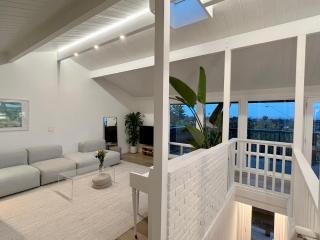 New Listing -Luxury House on the Riviera , Modern Design, and Panoramic Ocean -30 day Minimum - Santa Barbara - 2