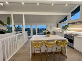New Listing -Luxury House on the Riviera , Modern Design, and Panoramic Ocean -30 day Minimum - Santa Barbara - 4