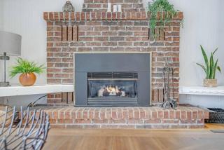 Riviera Escape on Waterfront with Hot Tub - 2