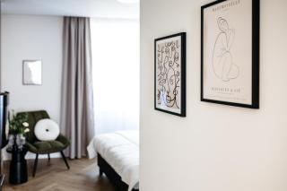 Park Home with Free Street Parking - 7