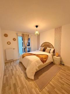 Superbe appartement neuf pour 6-8 personnes + une place de Parking - Cergy - 9