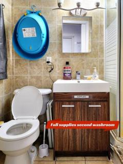Private Double Cozy Room with Netflix and All Perks - 2
