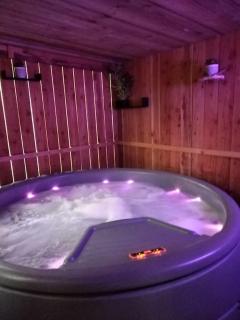 Chalet moderne, Jacuzzi & Cinéma - 9