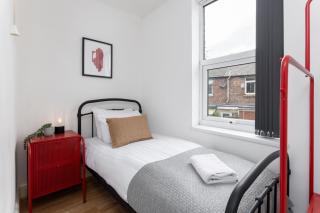 Clapham House - Air Host & Stay - Anfield - 4 Bedrooms - Liverpool - 8