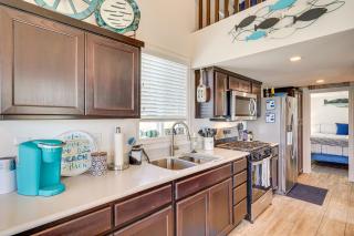 Riverfront Isleton Cottage Less Than 1 Mi to Rio Vista! - - 2