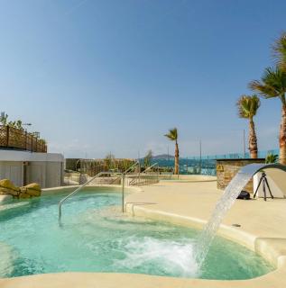Modern central 1 bedroom apartment with rooftop spa - Gibraltar - 5