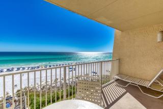 Beach House Condominiums B405 - Beachfront with Pool, WiFi, & Beach Service - Destin - 7