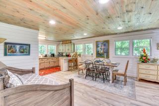 Mountain Escape with Gas Grill Near Lake Burton! - Batesville - 4
