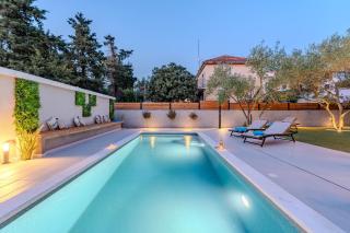 Villa B&D ZADAR for the complete pleasure of vacation !HEATED! PRIVATE POOL! Green oasis in the CENTER of ZADAR, 100m from the SEA - Zadar - 2