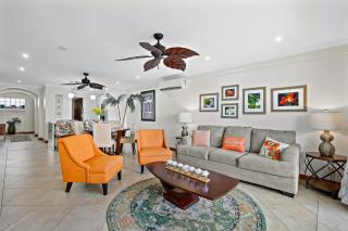 Stylish Flamingo Condo with Ocean Views, Renovated Kitchen & Walkable Beach Access - 4