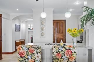 Stylish Flamingo Condo with Ocean Views, Renovated Kitchen & Walkable Beach Access - 2