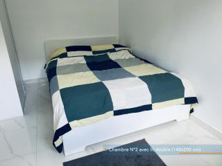 Appartement parisien neuf, moderne avec une grande salon, 2 chambres, 3 lits, parking gratuit, 15min de Paris et 13 min aéroport Orly - 4
