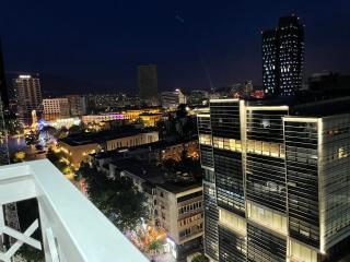 SUN TOWER LUXURY SUITE-VIEW FROM of TIRANA CENTER - 9