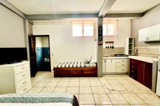 Suite 2 (Full Bed + Single bend) - 9