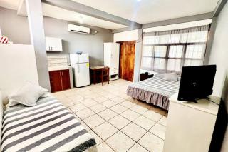 Suite 2 (Full Bed + Single bend) - 1