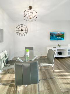 Prime location! Upscale, spacious 2BR-2 full BA Condo - 2