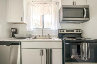 Prime location! Upscale, spacious 2BR-2 full BA Condo - Winston-Salem - 7