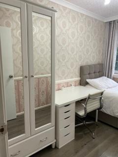 Luxury 3 Bedroom Flat with Garden - Londra - 5