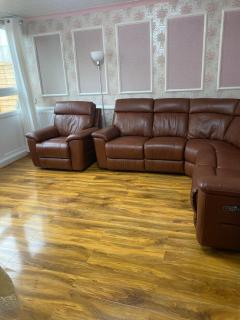 Luxury 3 Bedroom Flat with Garden - 1