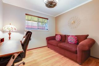 Charming 2-Bedroom Home With Private Office and Backyard - Rancho Cordova - 6