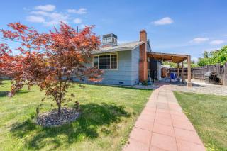 Charming 2-Bedroom Home With Private Office and Backyard - 3