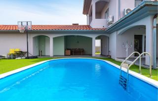 Beautiful Apartment In Rtina With Wifi - Rtina - 1