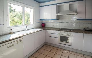 Beautiful Home In Torredembarra - Torredembarra - 4