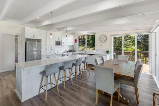Honey Bee Lodge at Goughs Bay - 2