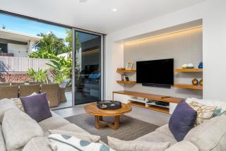 KoKo's Beach House 4 - 8