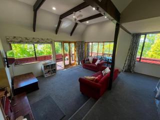 90 Chalet Crescent - 4