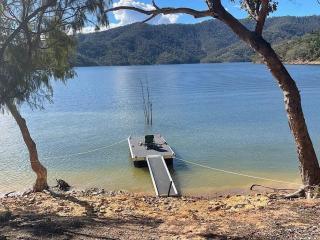 Glasshouse on the Lake - Eildon - 8