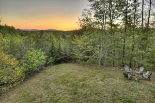 Sweet Seclusion Firepit king suite serene outdoor spaces - Mineral Bluff - 8