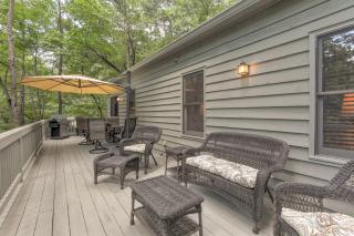 Reel Bliss Cabin - Cozy rustic interiors Wifi fireplace and lake access - Marblehill - 0