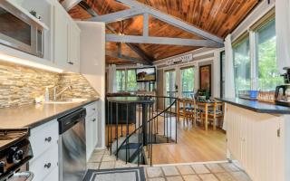 Treetopper Hideaway - A Relaxing Chic Bungalow - Marblehill - 5