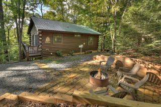 Bearfoot Ridge Wood-burning fireplace cozy hot tub serene views - Ellijay - 8
