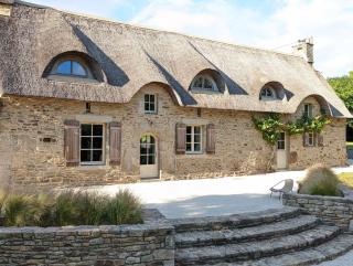 Maison typique bretonne avec toit de chaume - 7